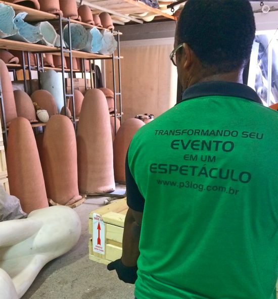 foto de equipe trabalhando em evento